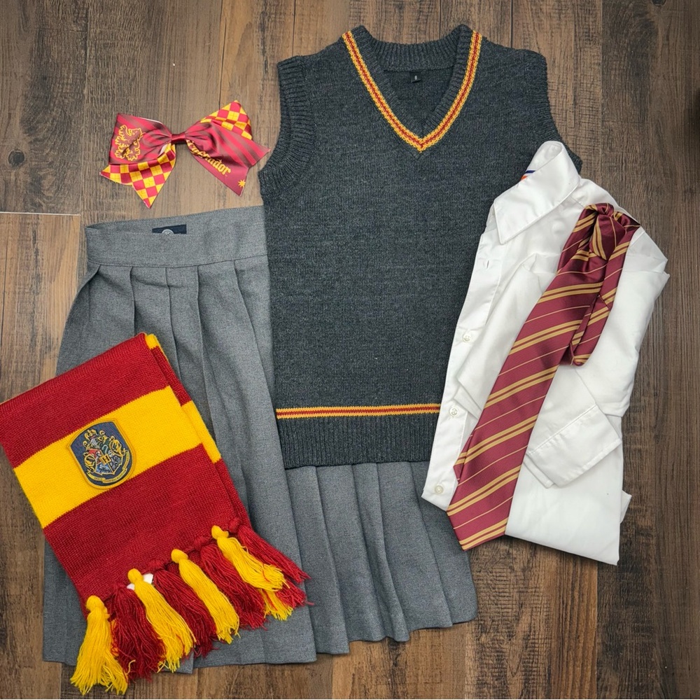 Hermione / Harry Potter / Girls Gryffindor Costume size 8/10